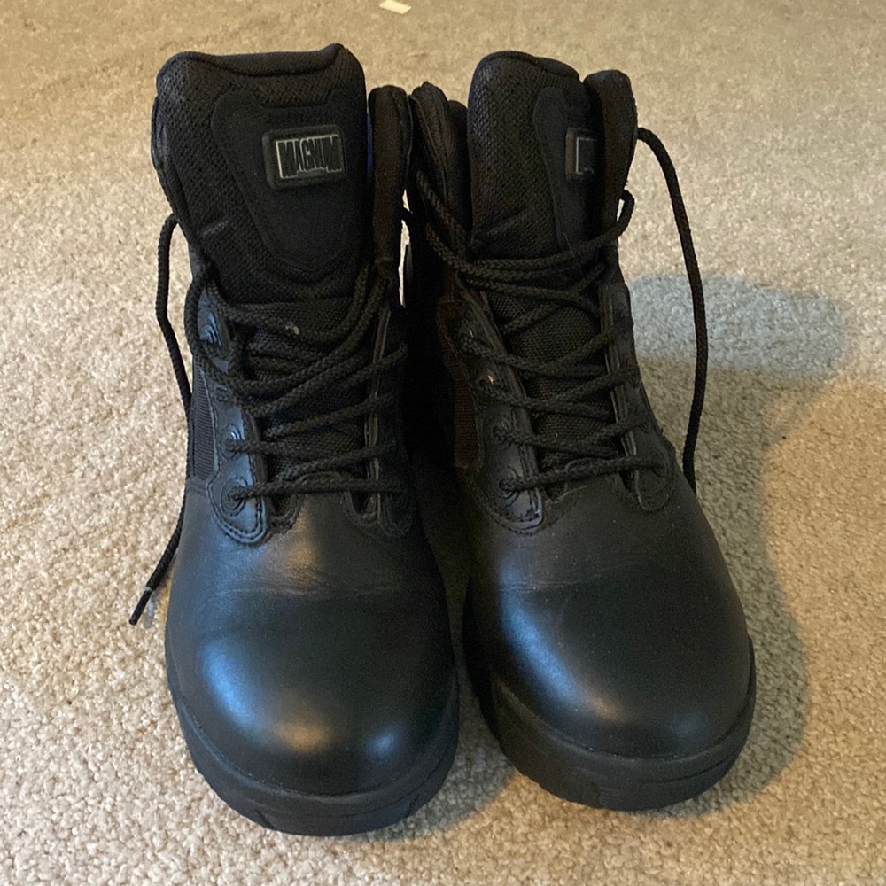Magnum boots size 8.5